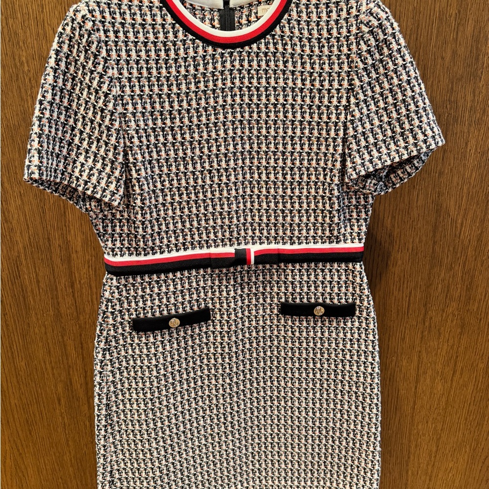Elegant Black and White Tweed Dress - Picture 3 of 9